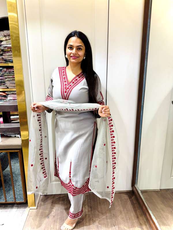 Beautiful 3PC Suit